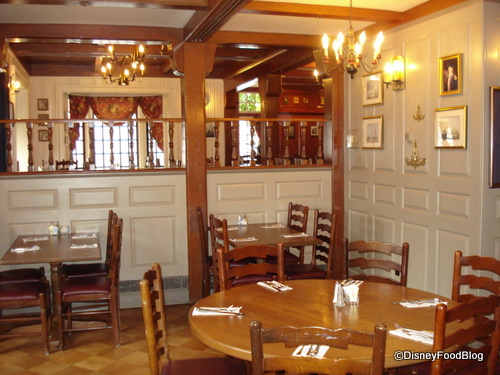 Liberty-Tree-Tavern-Table-Settings.JPG