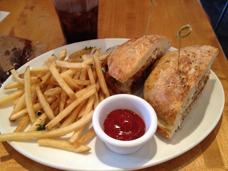 wednesday_meatloaf_sandwich.jpg