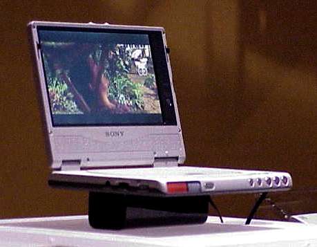 ces-2000-day-0-sony-dvd-portable.jpg
