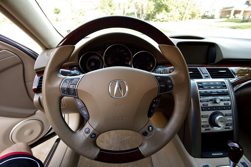 551242830_HP9Y9-L.jpg