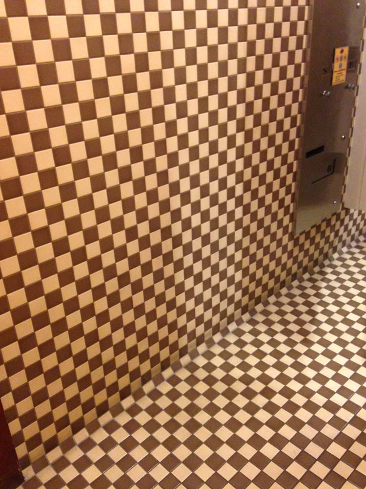mythosbathroom.JPG