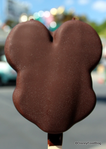 Mickey-bar-with-balloons.jpg