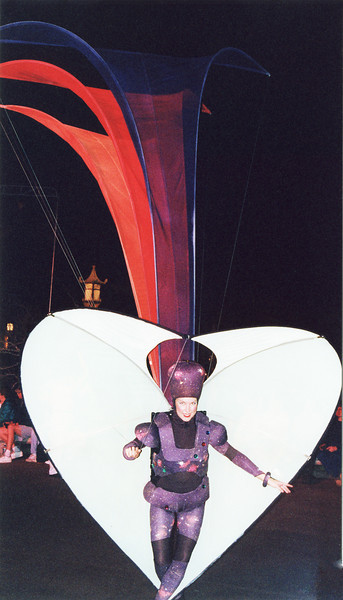 1243748630_VewFK-L.jpg