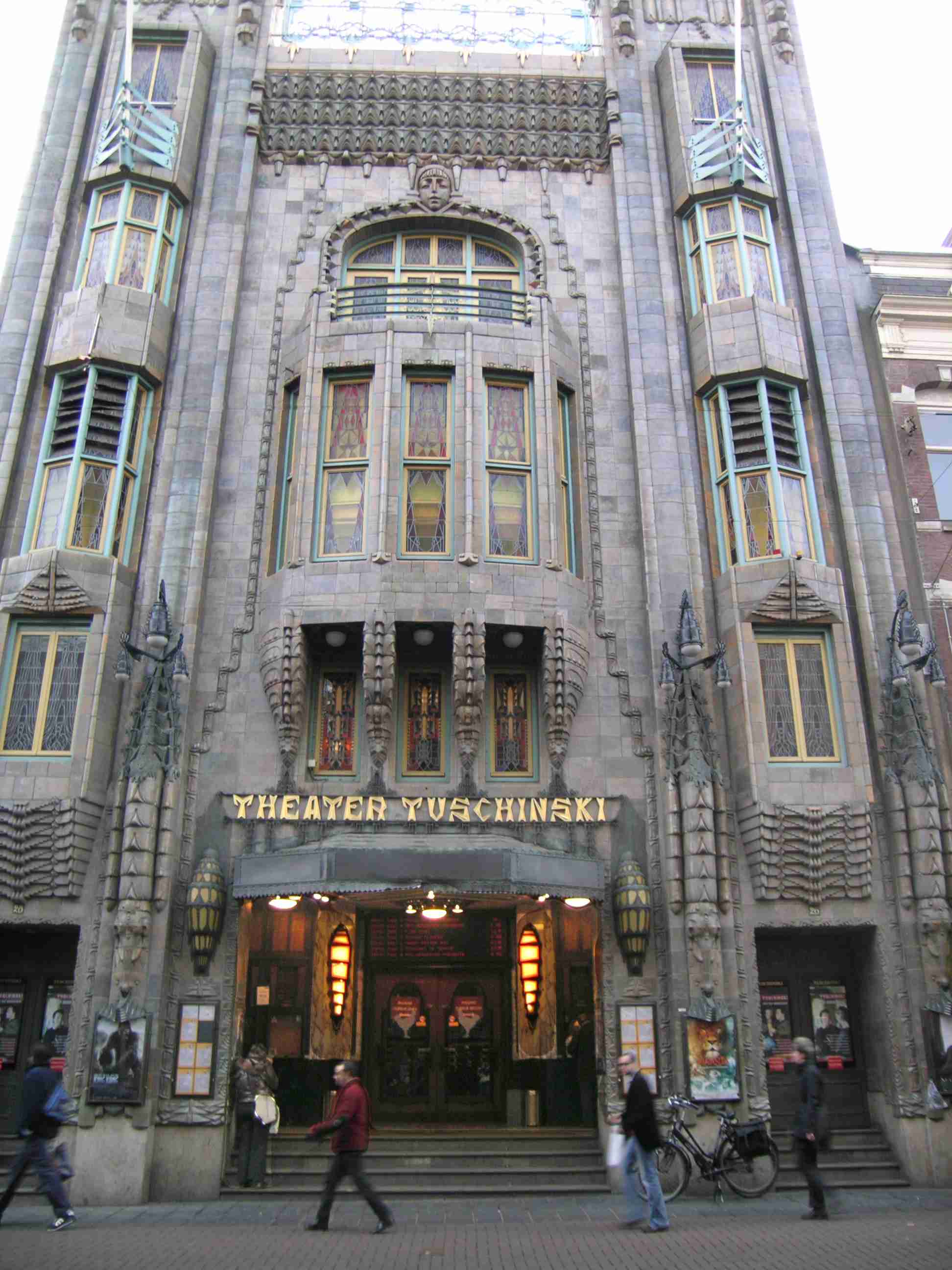 Tuschinski_front.jpg