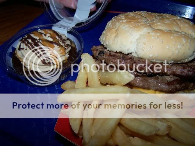 mk-pecobill-burgerpbmousecup.jpg