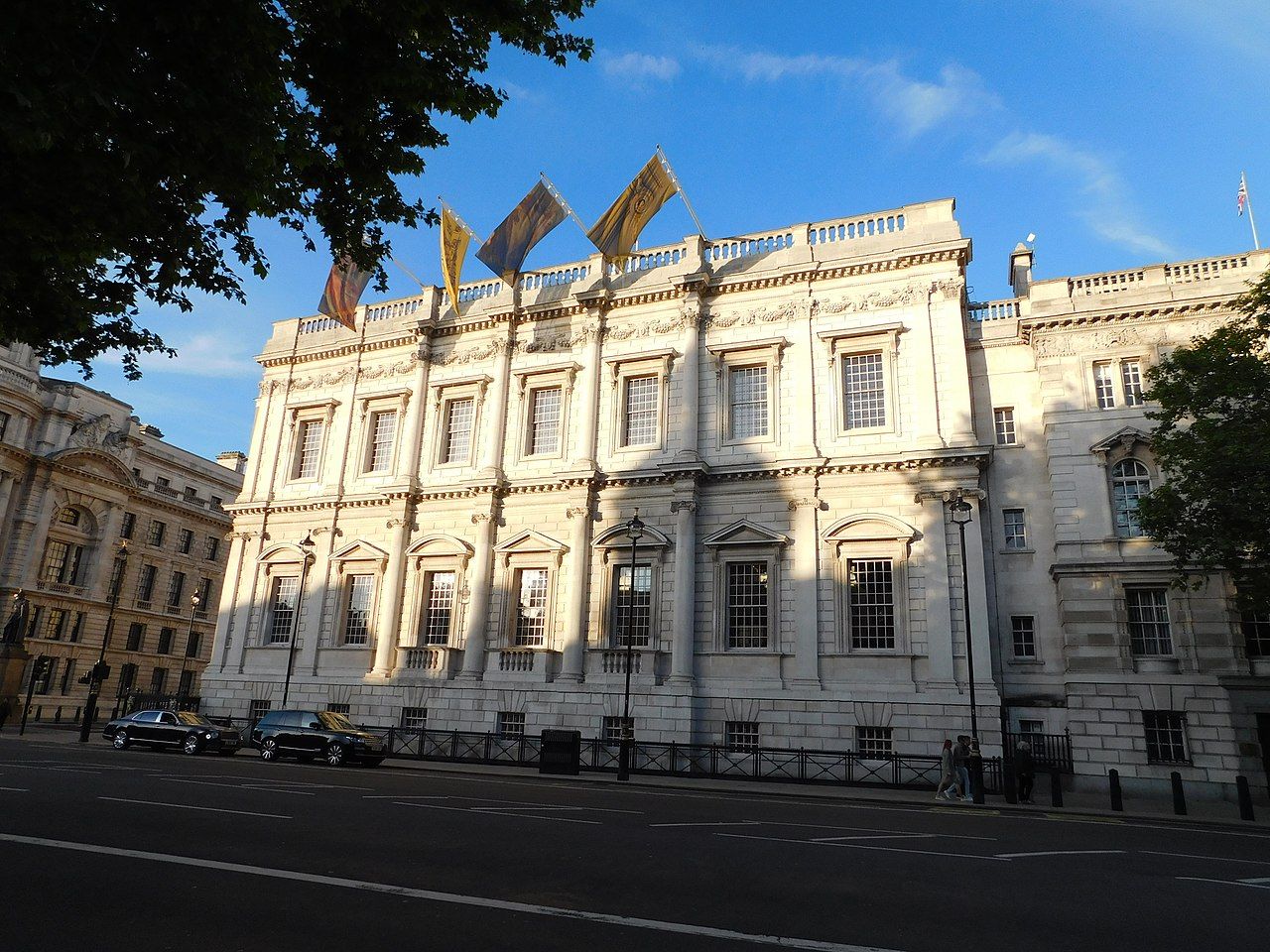 1280px-Banqueting_House_Whitehall_London_zpshuxhizb1.jpg