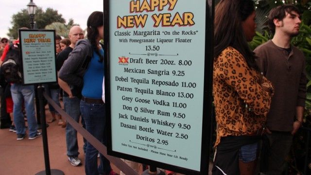 Second-Mexican-Alcoholic-beverage-stand-new-years-eve-2014-Mexico-Epcot-Walt-Disney-World1-640x360.jpg