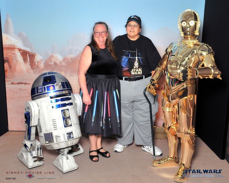 258-32507158-StarWars%20R2D2%20C3PO%201-24828_GPR.jpg