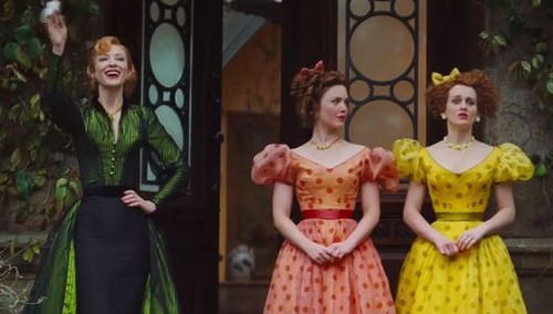 Lady-Tremaine-and-her-daughters-cinderella-2015-38174665-500-284.jpg