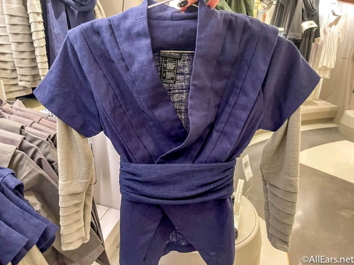 kids-tunic-The-Chandrila-Collection-merchandise-store-2022-wdw-galactic-starcruiser-star-wars-hotel-media-preview-700x525.jpg