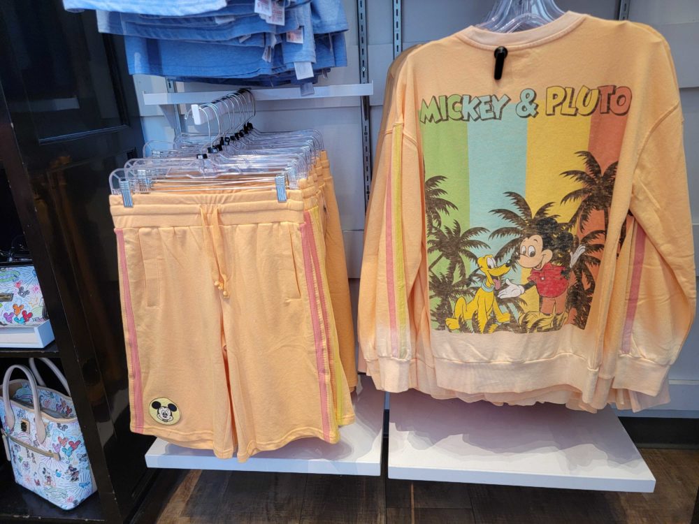 mickey-and-pluto-apparel-122900-1000x750-1.jpg