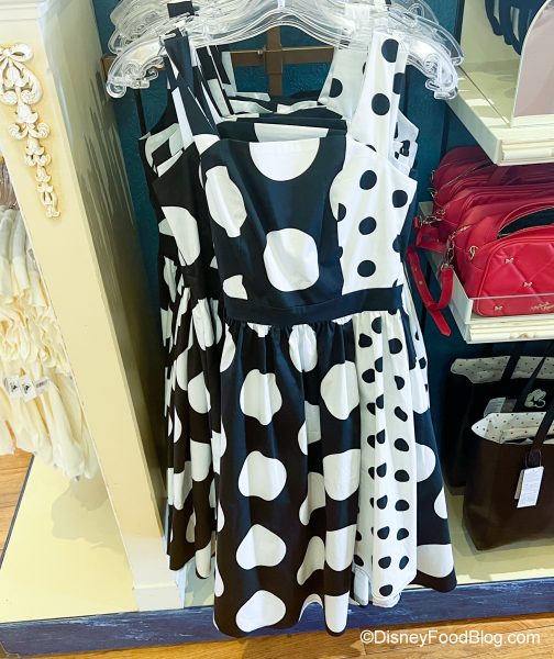 2022-dlr-disneyland-disney-clothiers-black-white-polka-dot-dress-504x600.jpg