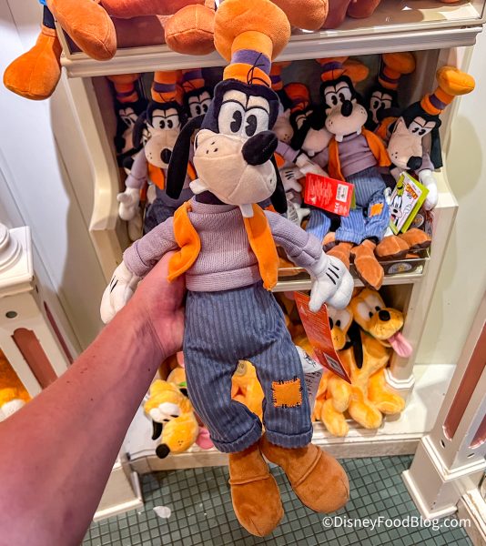 2022-dlr-disneyland-the-emporium-store-goofy-90-plush-stuffed-animal-534x600.jpg