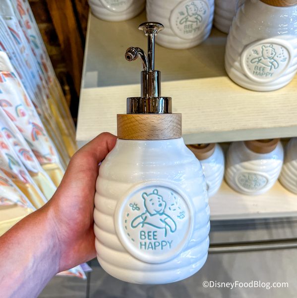 2022-dlr-downtown-disney-acron-gifts-and-goods-store-disney-world-of-disney-store-bee-happy-winnie-the-pooh-soap-dispenser-599x600.jpg