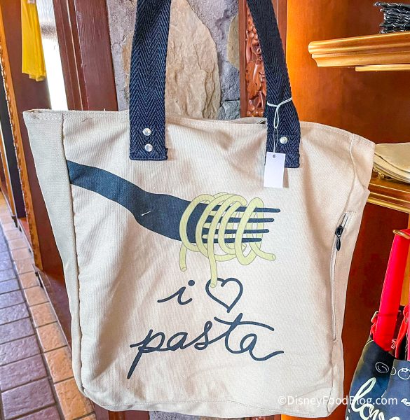 2022-wdw-epcot-world-showcase-italy-pavilion-la-bottega-iItaliana-italy-merchandise-collection-i-love-pasta-tote-bag-585x600.jpg