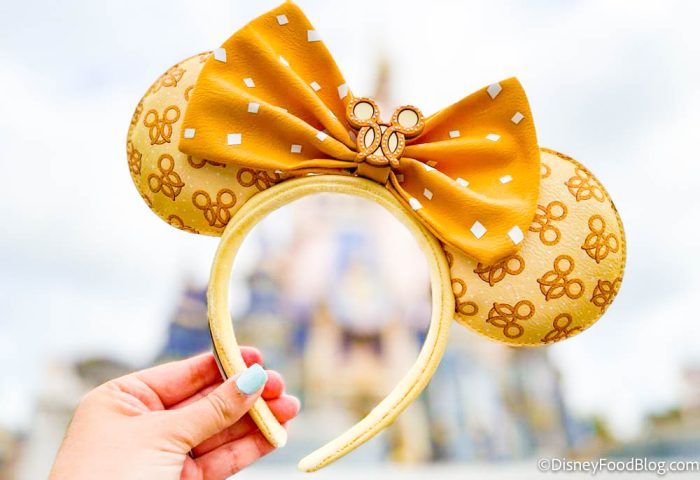 2022-wdw-mk-magic-kingdom-emporium-mickey-pretzel-minnie-ears-headband-loungefly-7-700x480.jpg