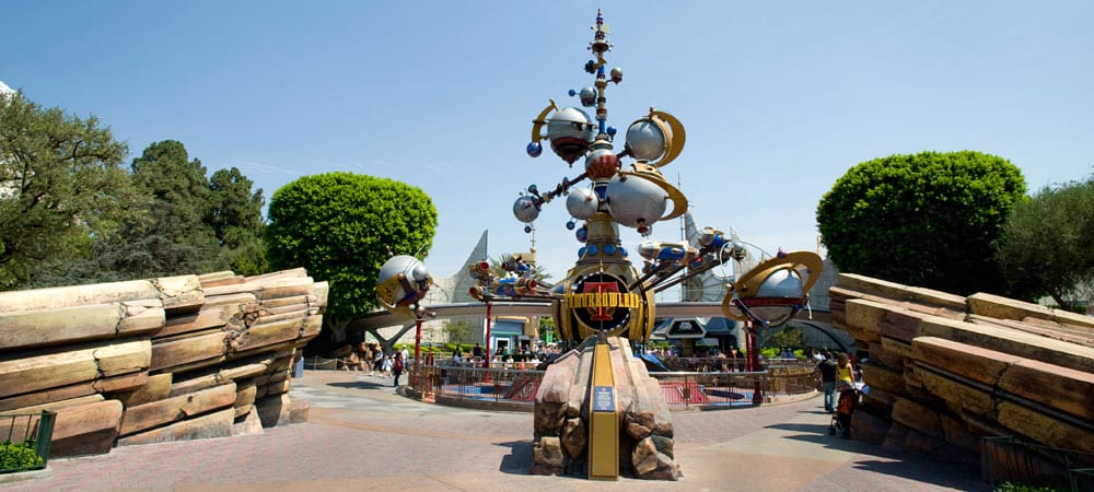 tomorrowland-entrance-disneyland.jpg